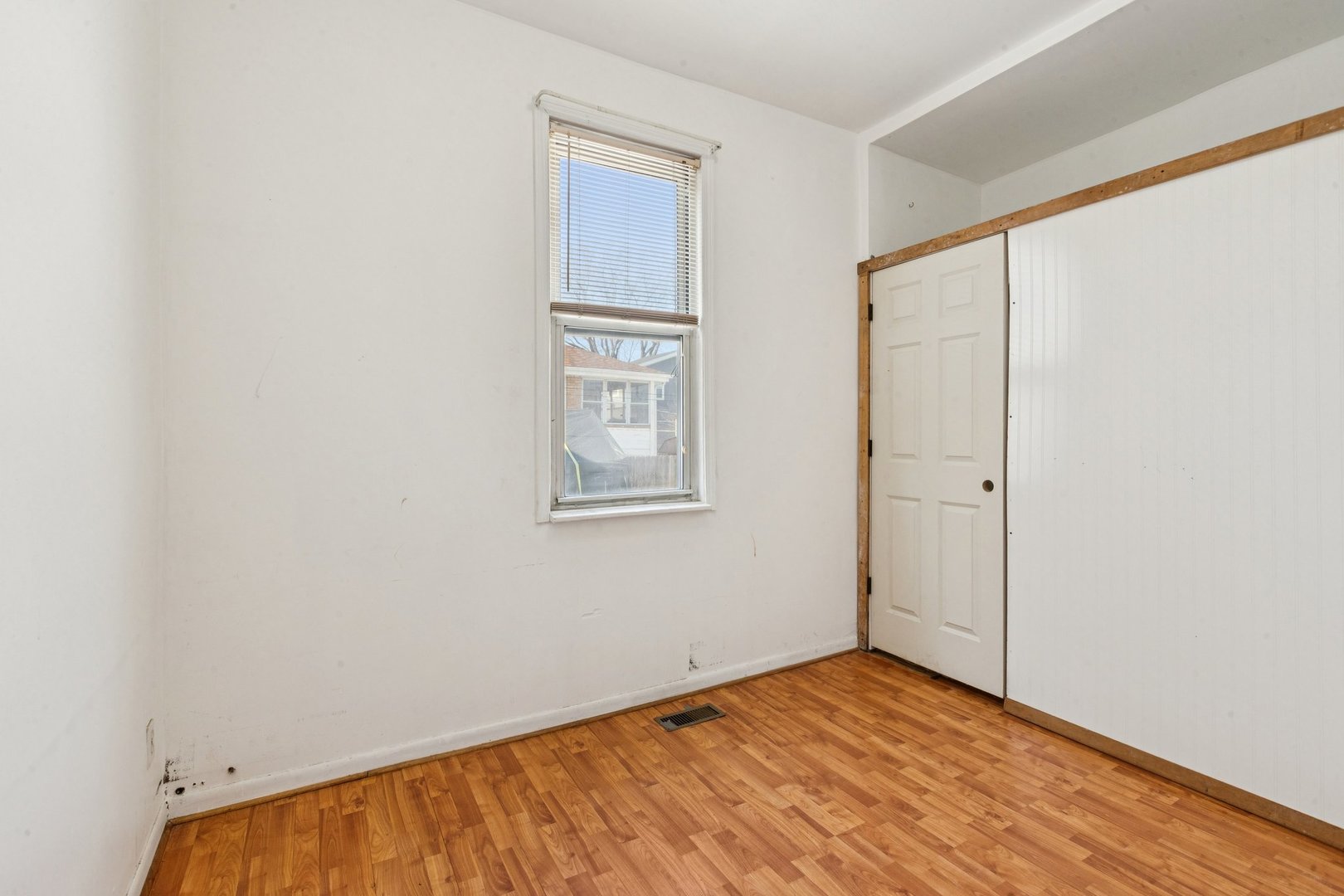 2115 Emerson Street Evanston, IL 60201 - Photo 11 of 37 an empty room with windows