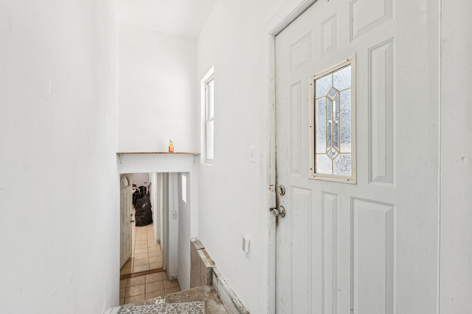 2115 Emerson Street Evanston, IL 60201 - Photo 24 of 37 a view of a hallway