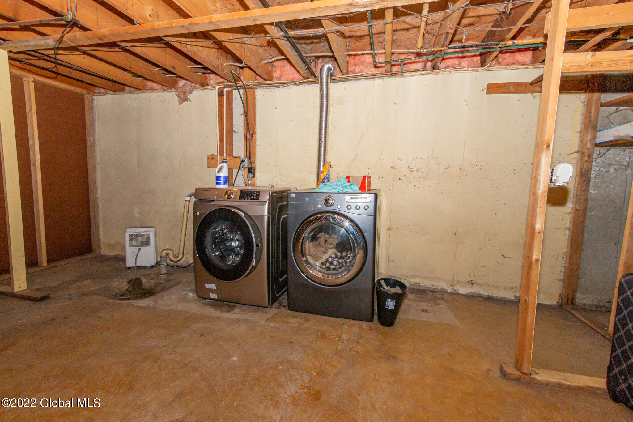119 Kettle Road Amsterdam, NY 12010 - Photo 20 of 27 Washer/dryer in basement