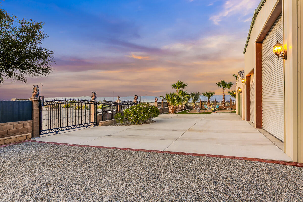 2902 Treadwell Boulevard Thermal, CA 92274 - Photo 11 of 88 11 RV PORT MLS