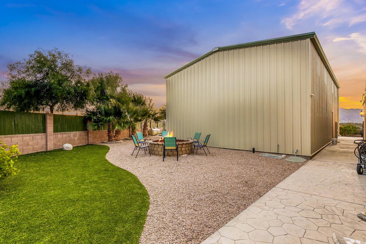 2902 Treadwell Boulevard Thermal, CA 92274 - Photo 27 of 88 a view of a backyard with a sitting area