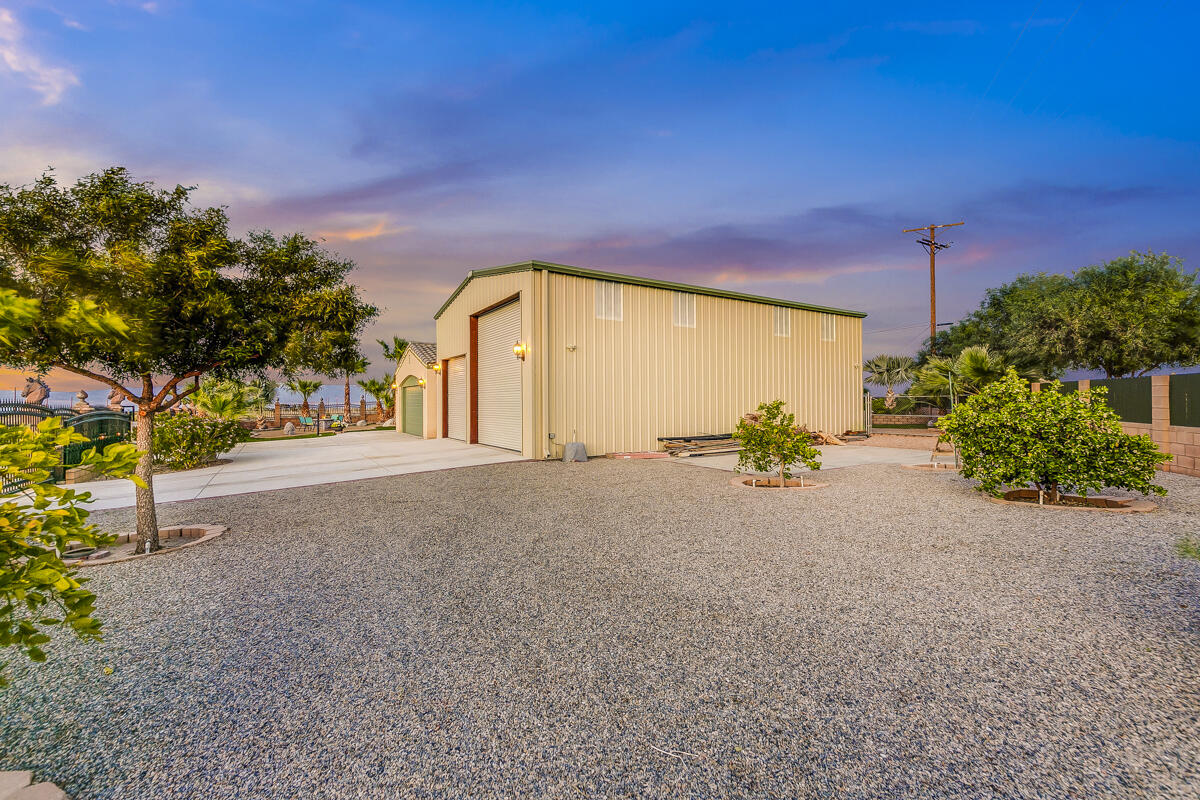 2902 Treadwell Boulevard Thermal, CA 92274 - Photo 30 of 88 30 SIDE YARD MLS