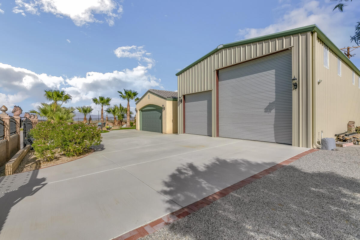 2902 Treadwell Boulevard Thermal, CA 92274 - Photo 33 of 88 a view of a house with a yard