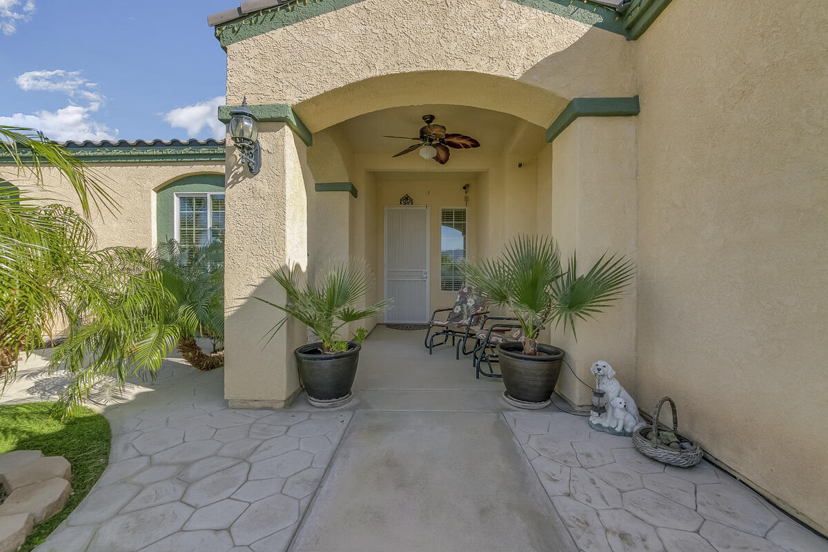2902 Treadwell Boulevard Thermal, CA 92274 - Photo 37 of 88 a view of a porch with potted plants