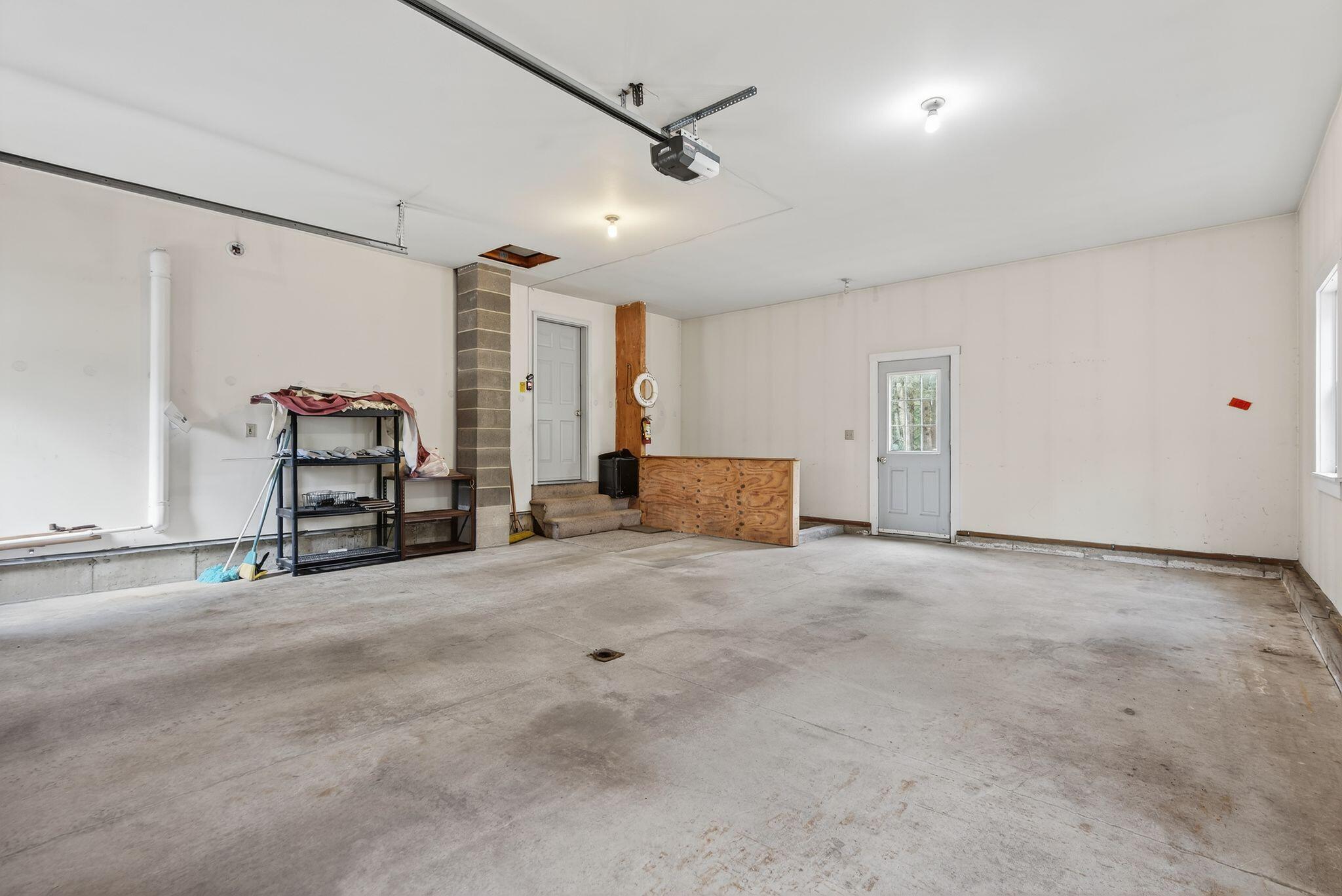105 New Road Arundel, ME 04046 - Photo 33 of 51 Garage 2