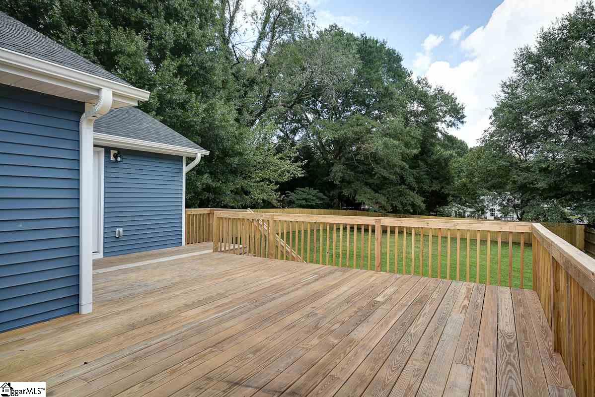 305 Parkins Mill Road Greenville, SC 29607 - Photo 11 of 32