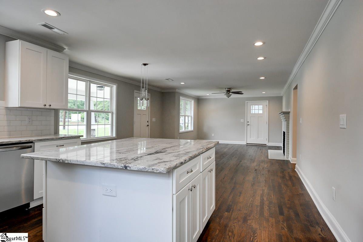 305 Parkins Mill Road Greenville, SC 29607 - Photo 14 of 32