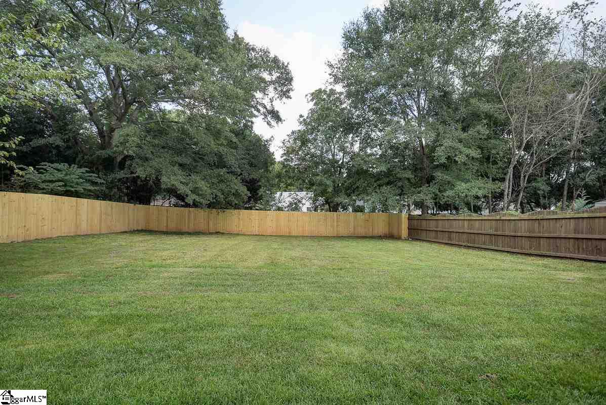 305 Parkins Mill Road Greenville, SC 29607 - Photo 8 of 32