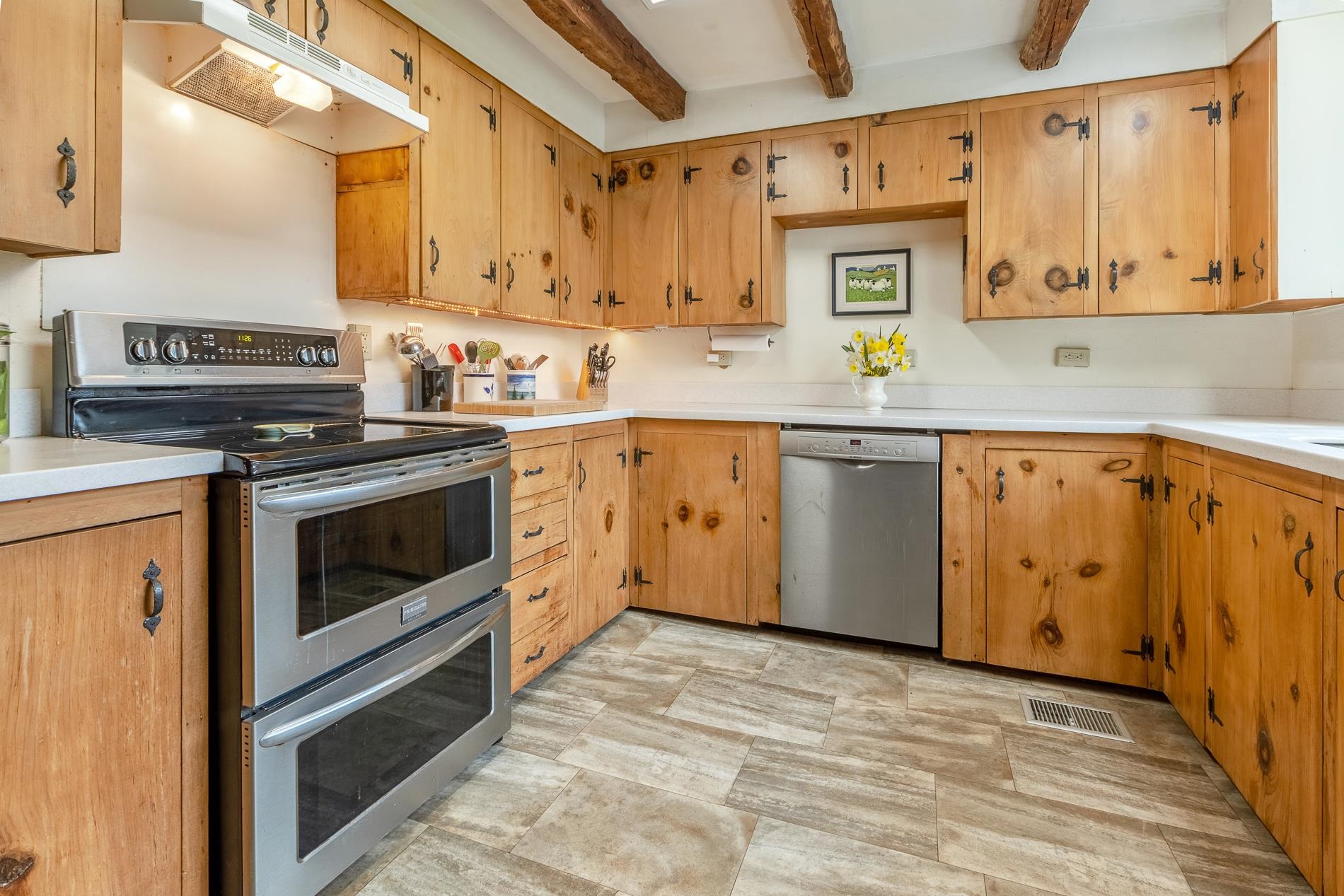 1255 Latham Road Thetford, VT 05043 - Photo 3 of 40 Gallery Image 3