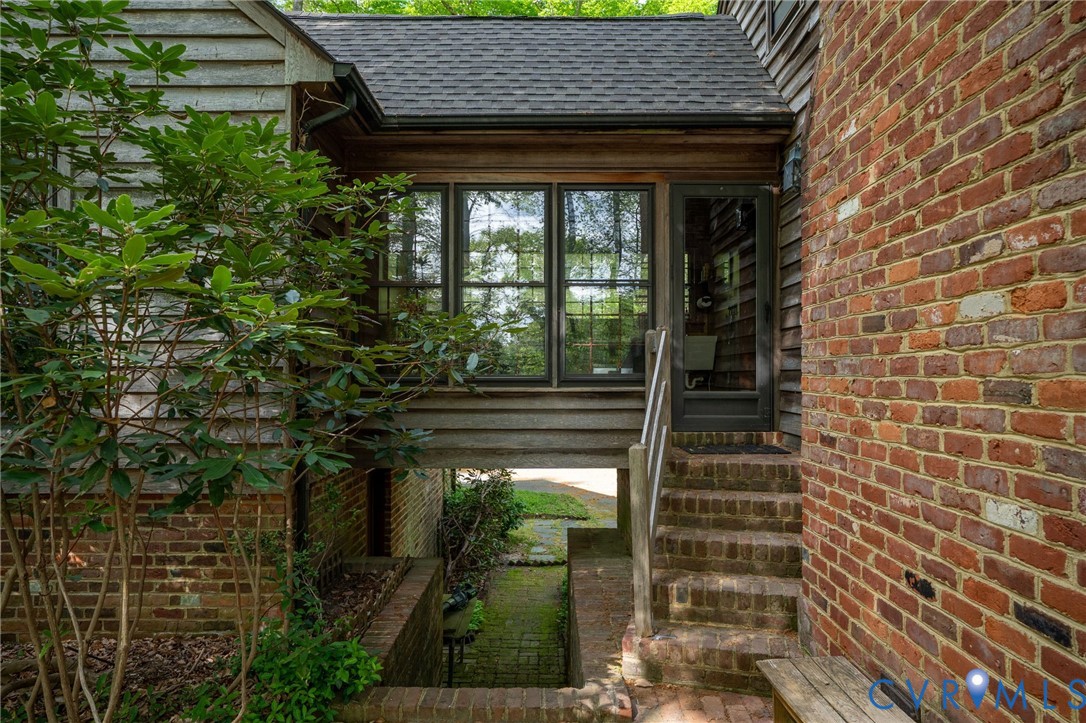 7381 McClellan Road Mechanicsville, VA 23111 - Photo 56 of 66 Side entrance