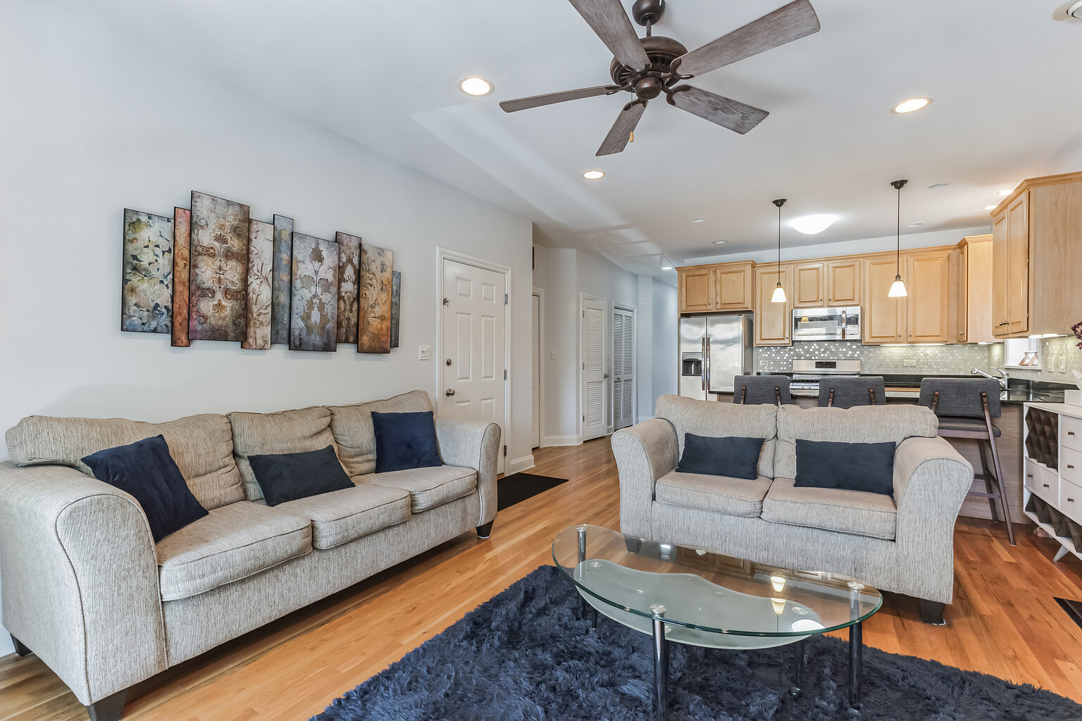 1035 West Taylor Street, Unit 2W Chicago, IL 60607 - Photo 3 of 18 Gallery Image 3