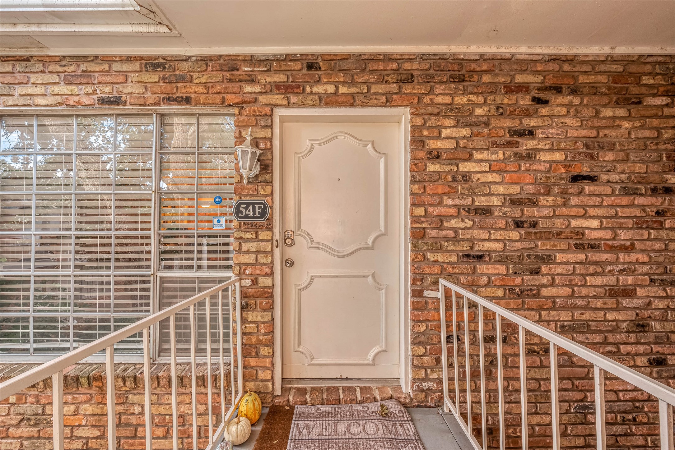 2201 Fountain View Drive, Unit 54 Houston, TX 77057 - Photo 6 of 30 a view of a balcony