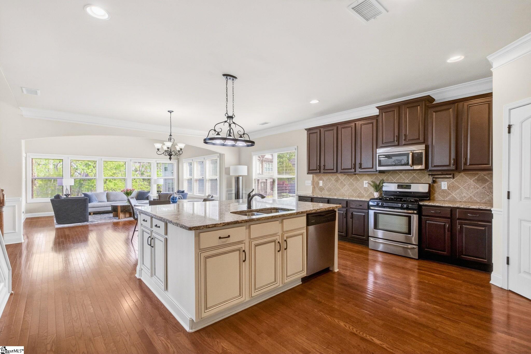 103 Armstrong Court Greer, SC 29651 - Photo 4 of 36