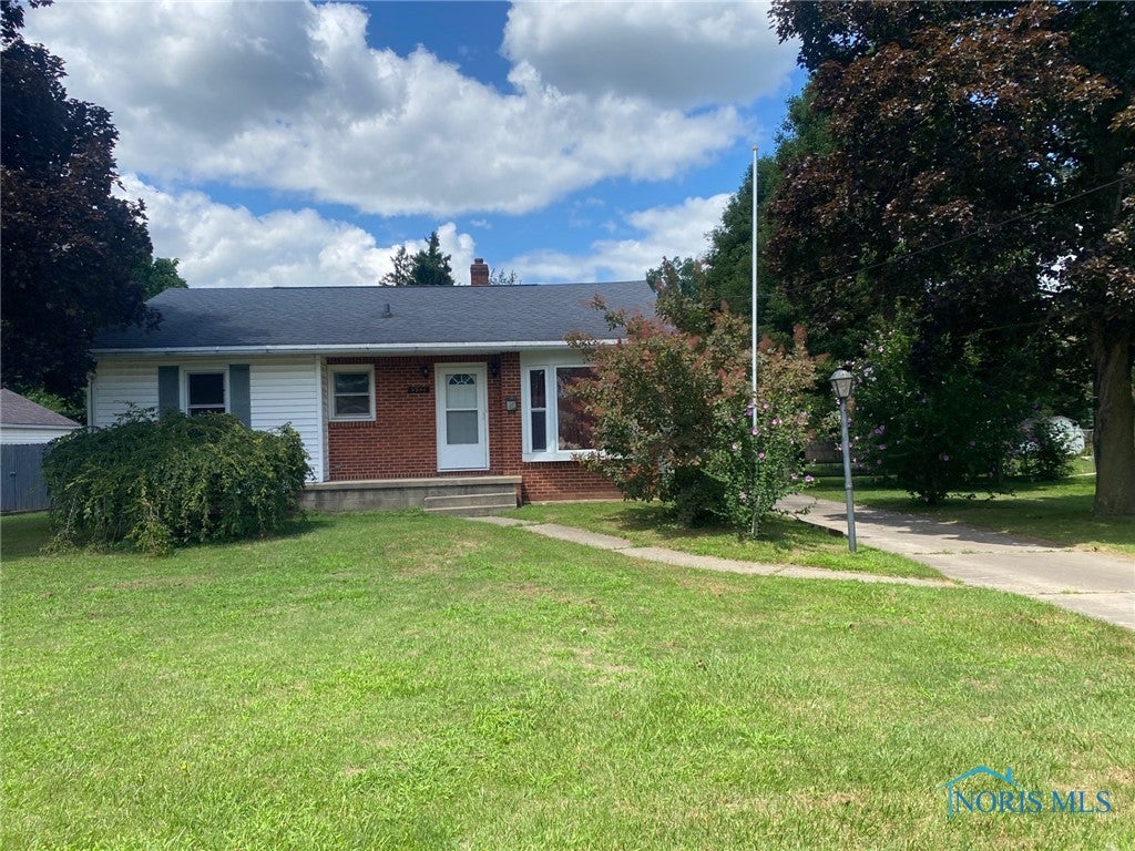 5544 Fleet Road Toledo, OH 43615 - Photo 2 of 14 Gallery Image 2