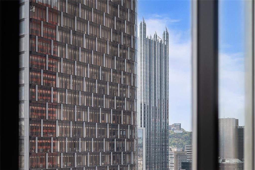 350 Oliver Avenue, Unit 1503 Pittsburgh, PA 15222 - Photo 26 of 43 a view of a city from a building