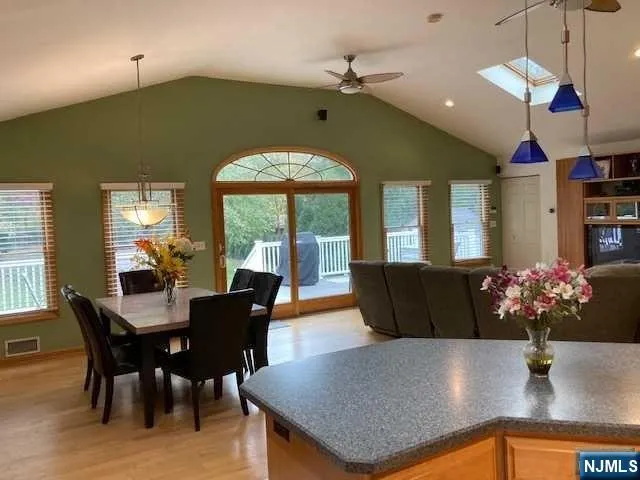 $3,550 | 598 Saddle River Road, Unit 1, Saddle Brook, NJ 07663