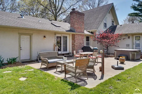 $450,000 | 103 Providence Road, Lawrence, KS 66049