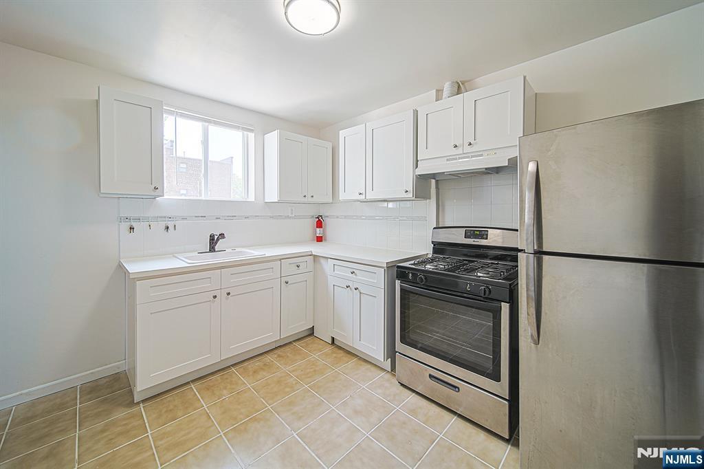 334 Broad Avenue Ridgefield, NJ 07657 - Photo 16 of 36 Gallery Image 16