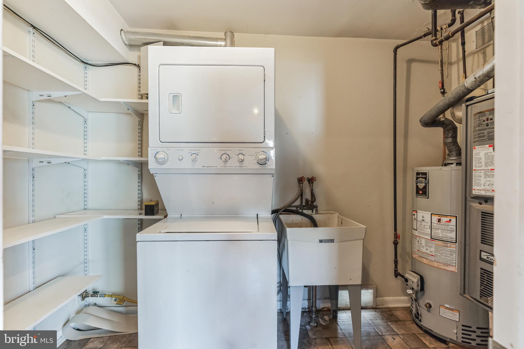 3214 Morning Glory Road Philadelphia, PA 19154 - Photo 26 of 29 a utility room with dryer and washer