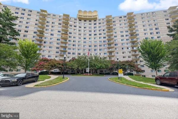 $194,900 | 1121 University Boulevard West, Unit 912B, Silver Spring, MD 20902