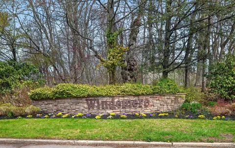 $2,499,999 | 18 Windemere Way, Woodbury, NY 11797