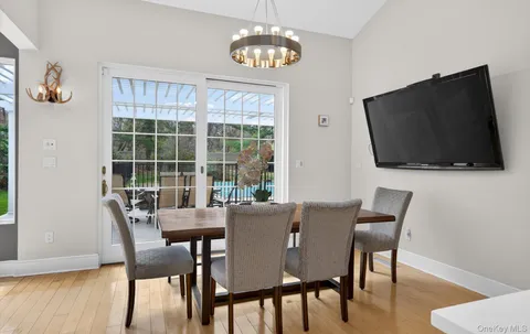 $2,499,999 | 18 Windemere Way, Woodbury, NY 11797