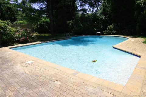 $2,499,999 | 18 Windemere Way, Woodbury, NY 11797