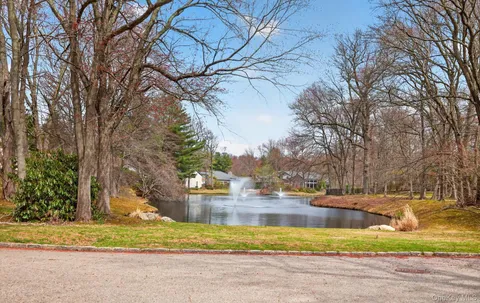 $2,499,999 | 18 Windemere Way, Woodbury, NY 11797