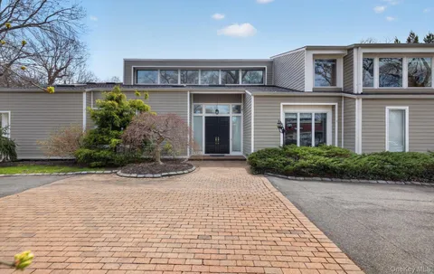 $2,499,999 | 18 Windemere Way, Woodbury, NY 11797