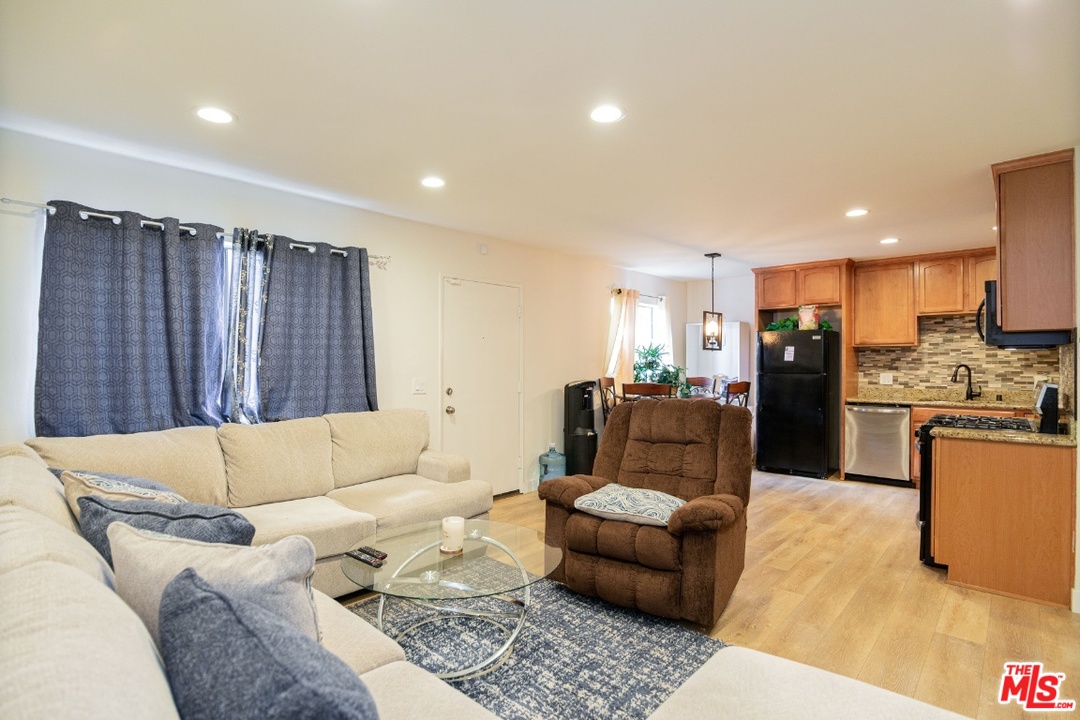 3305 East Ransom Street, Unit H Long Beach, CA 90804 - Photo 6 of 26 Gallery Image 6
