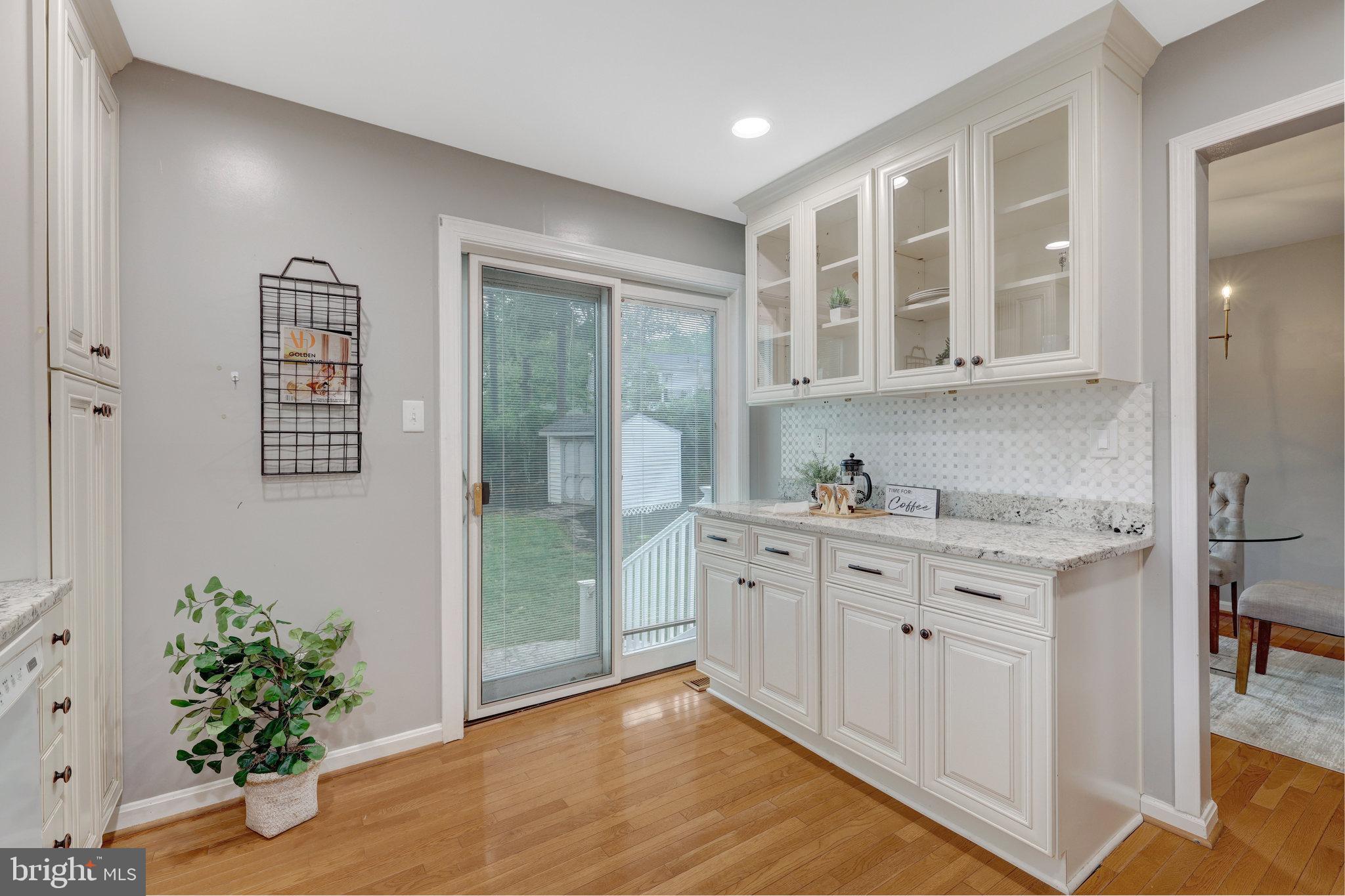 15205 Philip Lee Road Chantilly, VA 20151 - Photo 8 of 25 Gallery Image 8