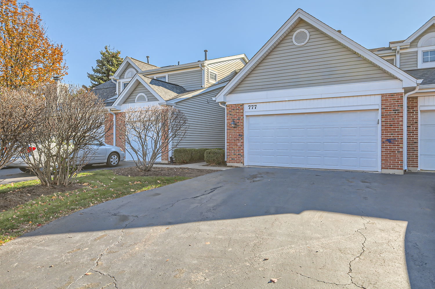 777 Hoover Drive Carol Stream, IL 60188 - Photo 1 of 20
