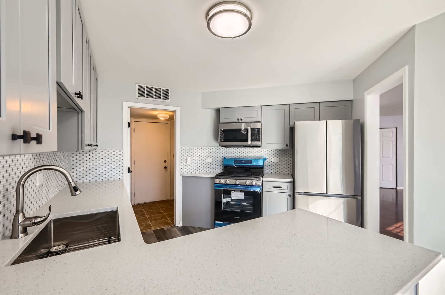 777 Hoover Drive Carol Stream, IL 60188 - Photo 8 of 20