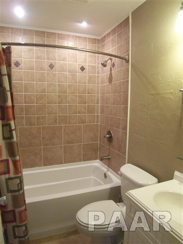1 Colonial Court Washington, IL 61571 - Photo 7 of 15 Gallery Image 7