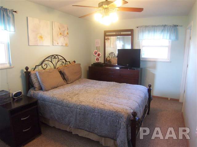 1 Colonial Court Washington, IL 61571 - Photo 8 of 15 Gallery Image 8