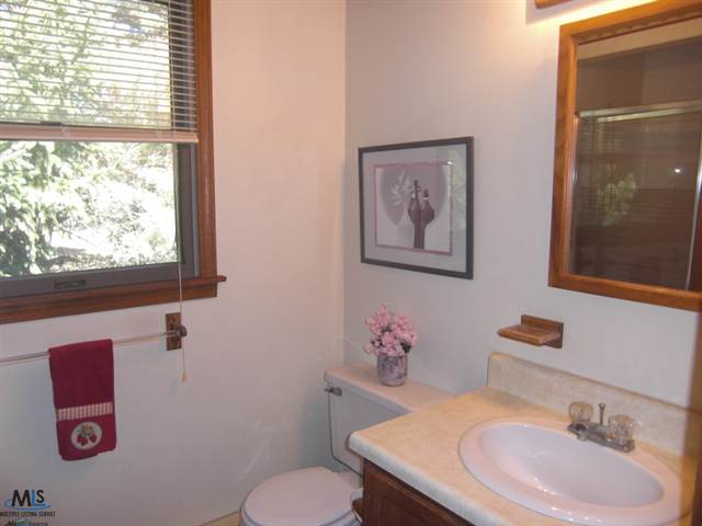 4210 North Lakeshore Road Deckerville, MI 48427 - Photo 15 of 28 31167770-14.JPG