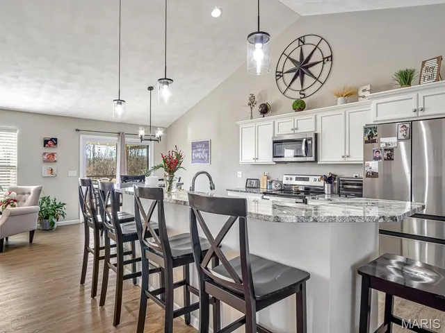 $455,000 | 716 Prairie Place, Waterloo, IL 62298