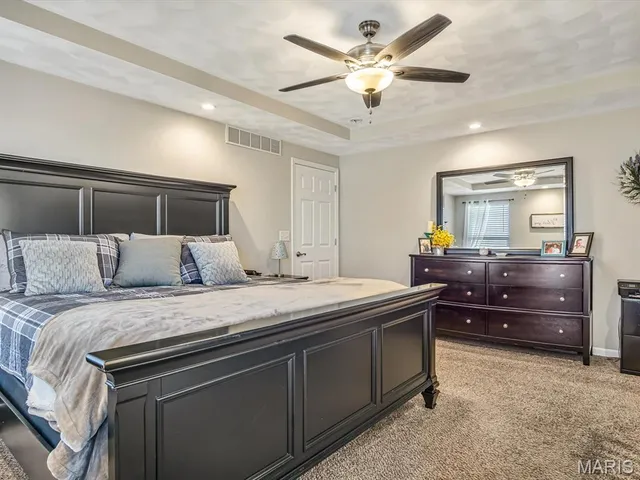 $455,000 | 716 Prairie Place, Waterloo, IL 62298