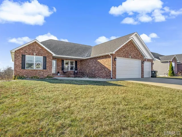 $455,000 | 716 Prairie Place, Waterloo, IL 62298