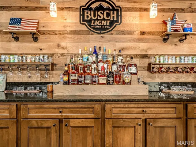 $455,000 | 716 Prairie Place, Waterloo, IL 62298