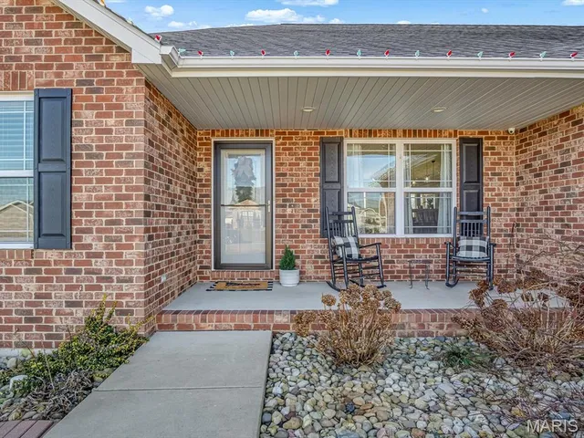 $455,000 | 716 Prairie Place, Waterloo, IL 62298