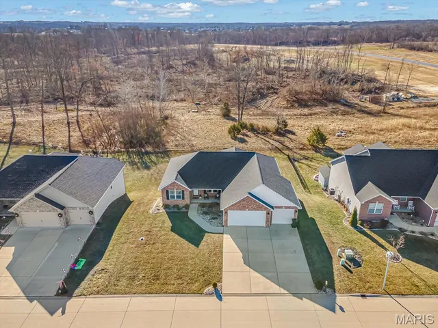 $455,000 | 716 Prairie Place, Waterloo, IL 62298