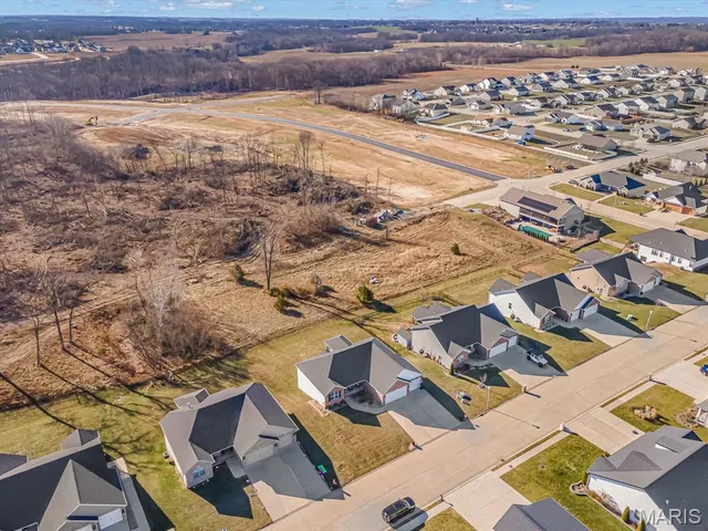 $455,000 | 716 Prairie Place, Waterloo, IL 62298