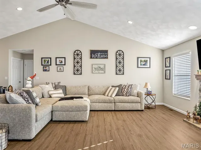 $455,000 | 716 Prairie Place, Waterloo, IL 62298