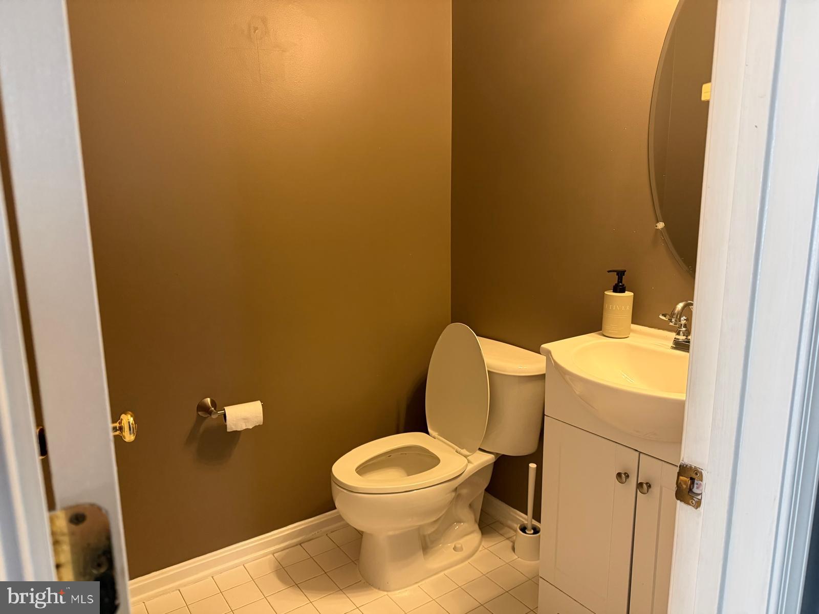 2469 Leyland Ridge Road Herndon, VA 20171 - Photo 21 of 27 Full Bath at 2nd level