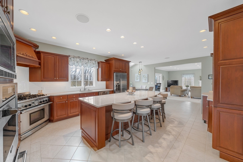 215 Lexington Road Dracut, MA 01826 - Photo 11 of 42
