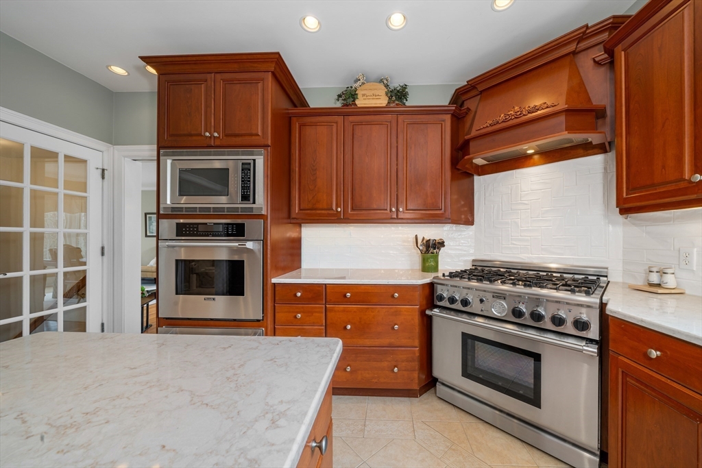 215 Lexington Road Dracut, MA 01826 - Photo 12 of 42