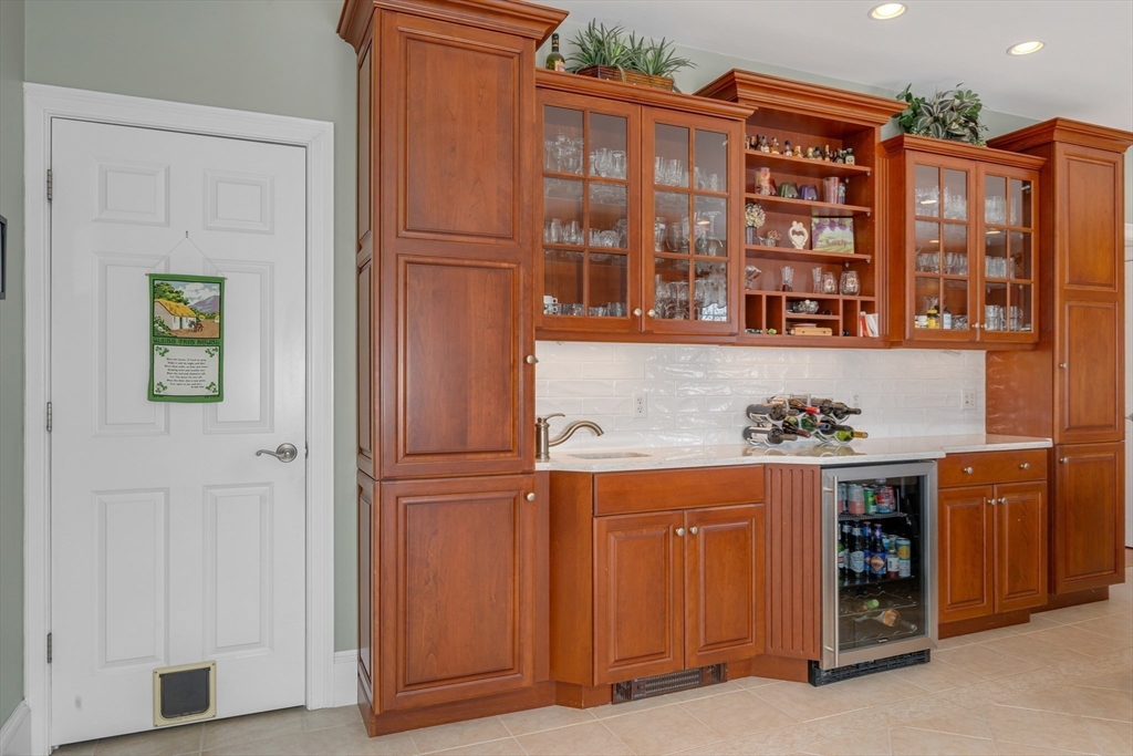 215 Lexington Road Dracut, MA 01826 - Photo 13 of 42