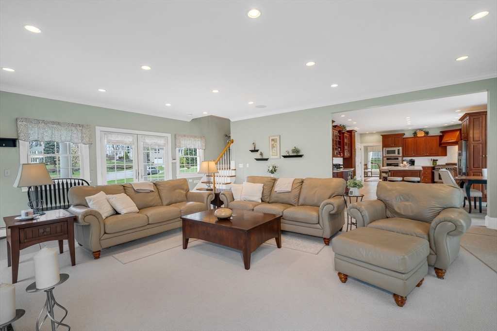215 Lexington Road Dracut, MA 01826 - Photo 14 of 42