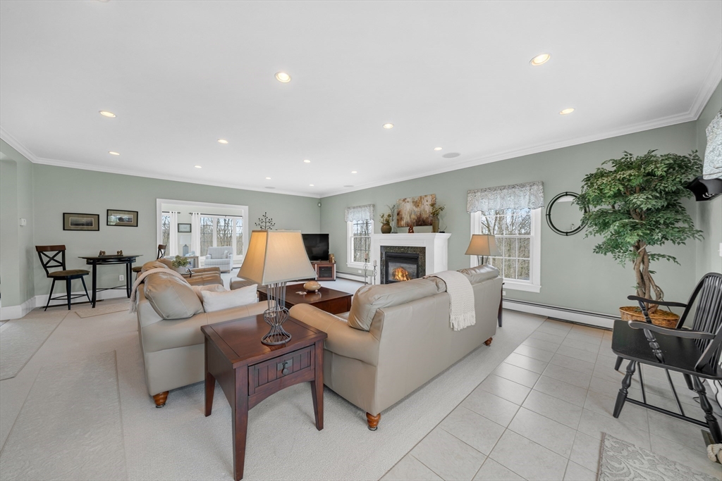 215 Lexington Road Dracut, MA 01826 - Photo 15 of 42